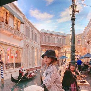 Meet your Posher, Jinnie